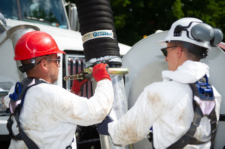 civi.ca - Combo Truck (Flushing-Vacuuming) Services | Civica Infrastructure